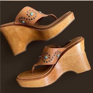 mia platform sandals🐚